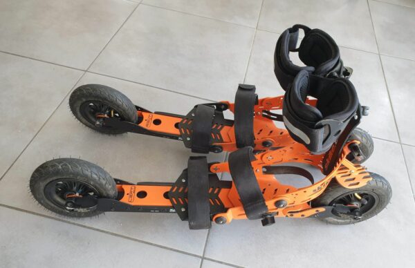 Une paire de V8 LIFT Cross 2R d'occasion – Image 5