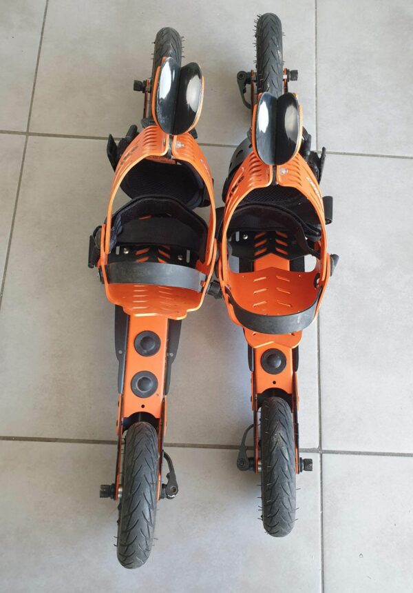 Une paire de V8 LIFT Cross 2R d'occasion – Image 5